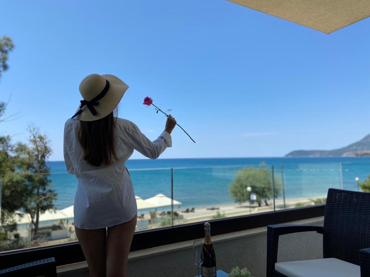 Apartments Kuce Lekovica Beach & Snack Bar- Bistro Esterno foto