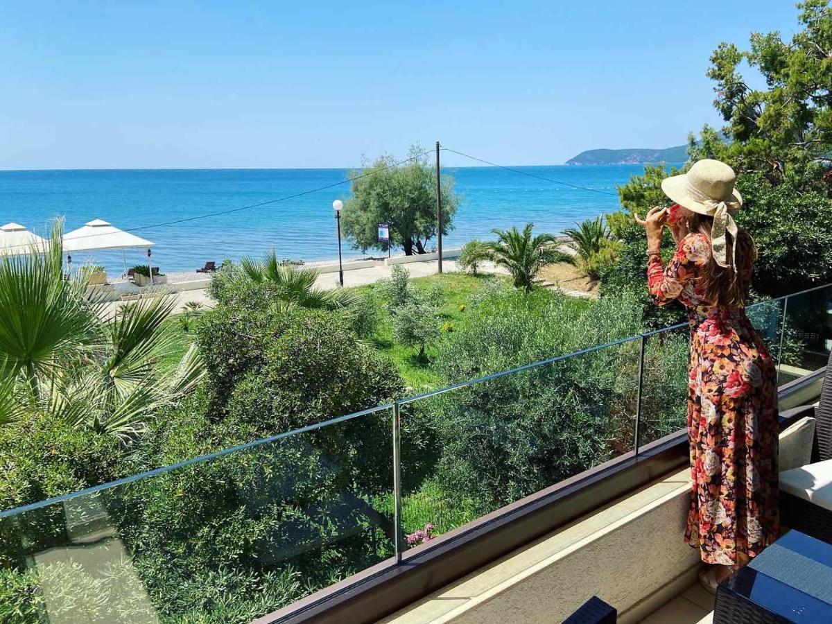 Apartments Kuce Lekovica Beach & Snack Bar- Bistro Esterno foto