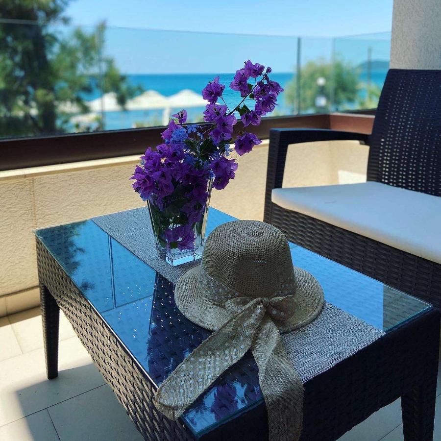 Apartments Kuce Lekovica Beach & Snack Bar- Bistro Esterno foto