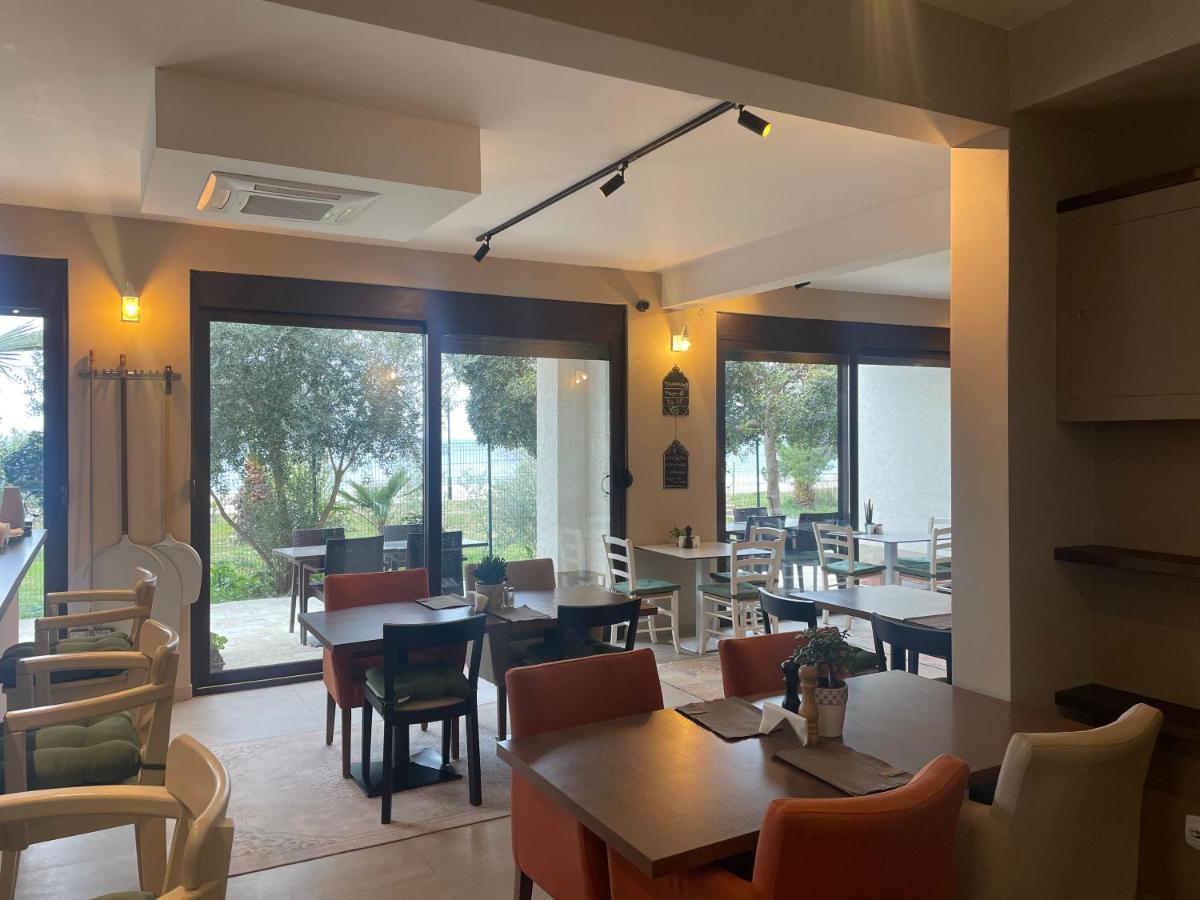 Apartments Kuce Lekovica Beach & Snack Bar- Bistro Esterno foto