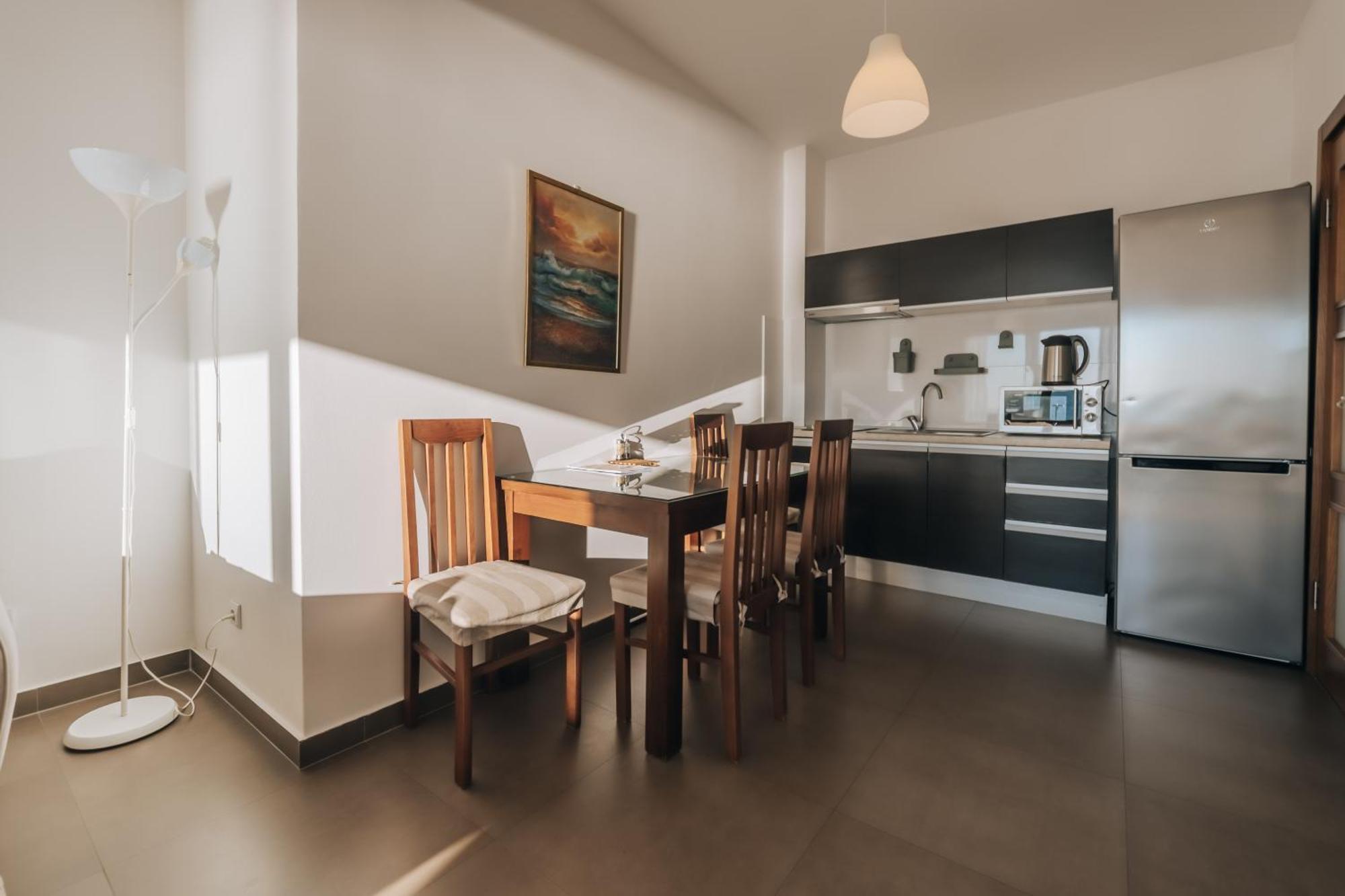 Apartments Kuce Lekovica Beach & Snack Bar- Bistro Camera foto