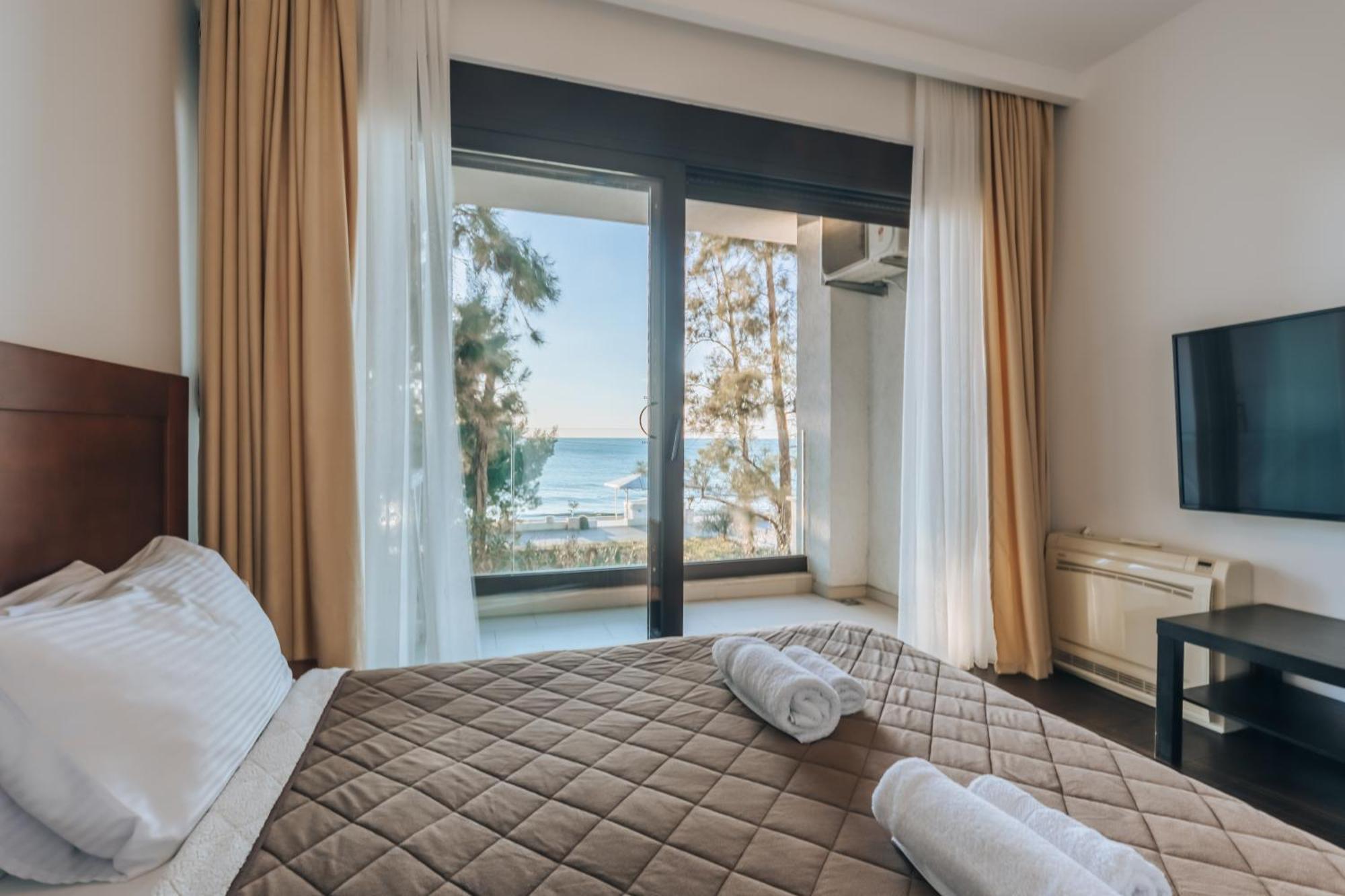 Apartments Kuce Lekovica Beach & Snack Bar- Bistro Camera foto