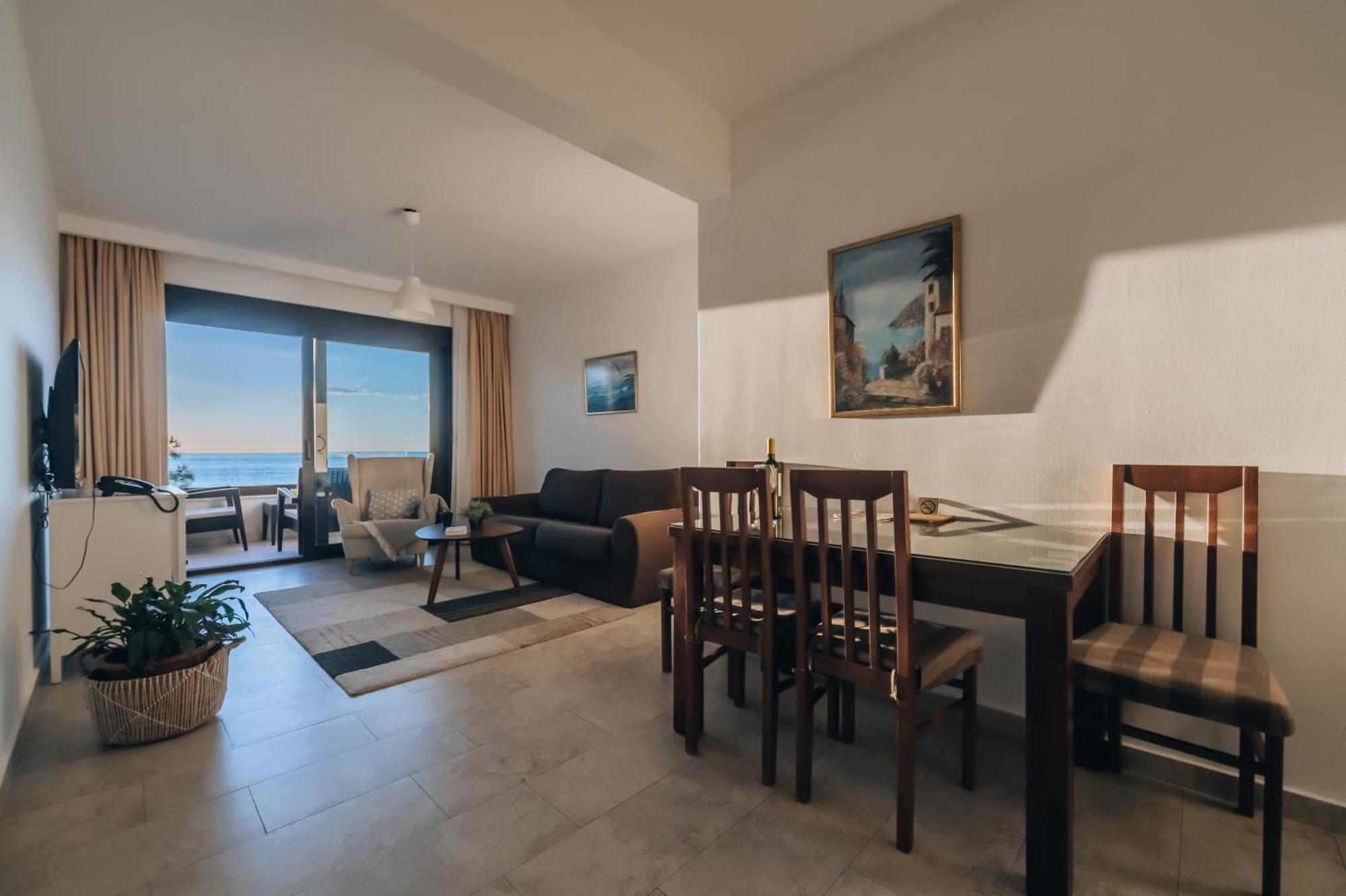 Apartments Kuce Lekovica Beach & Snack Bar- Bistro Camera foto