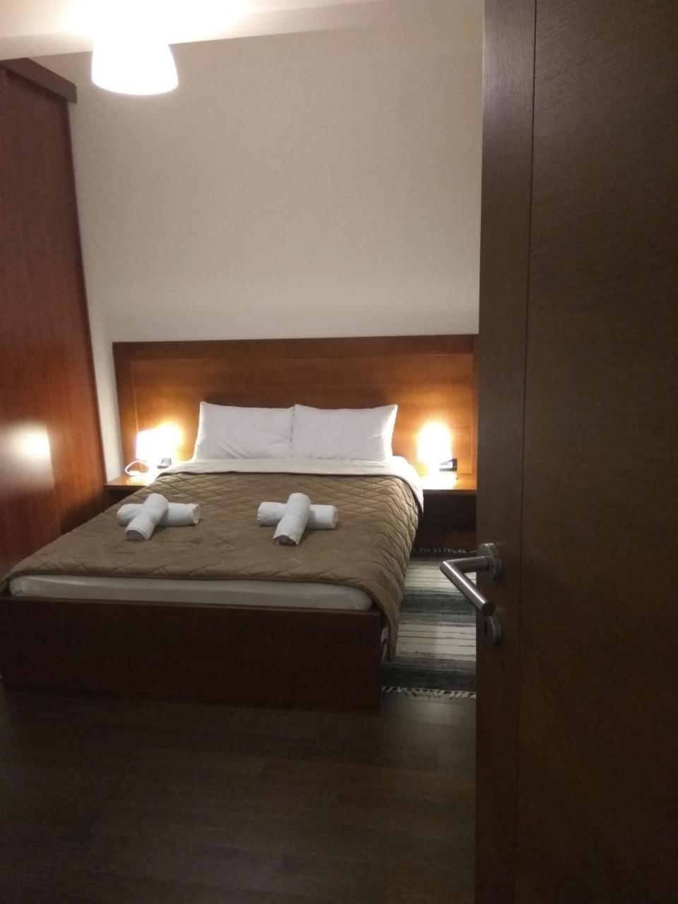 Apartments Kuce Lekovica Beach & Snack Bar- Bistro Esterno foto